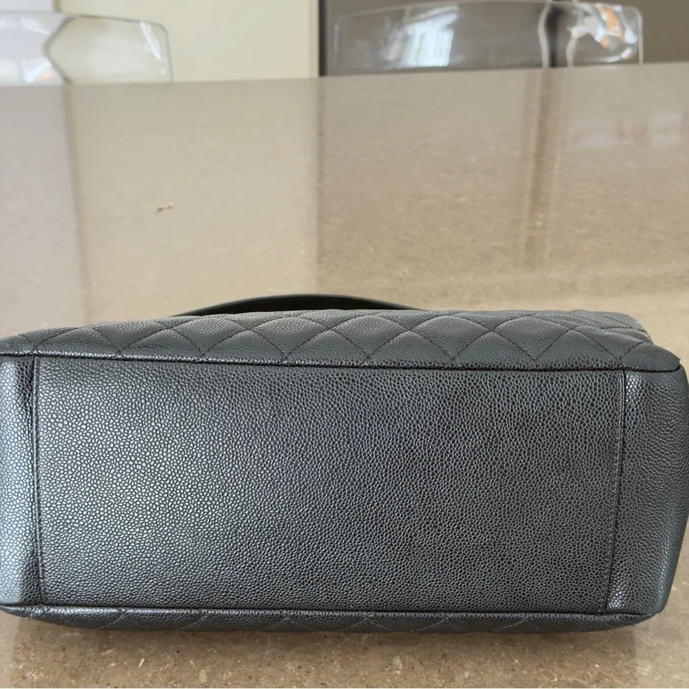 CHANEL Black Quilted Caviar Leather Shoulder Bag with Silver Hardware